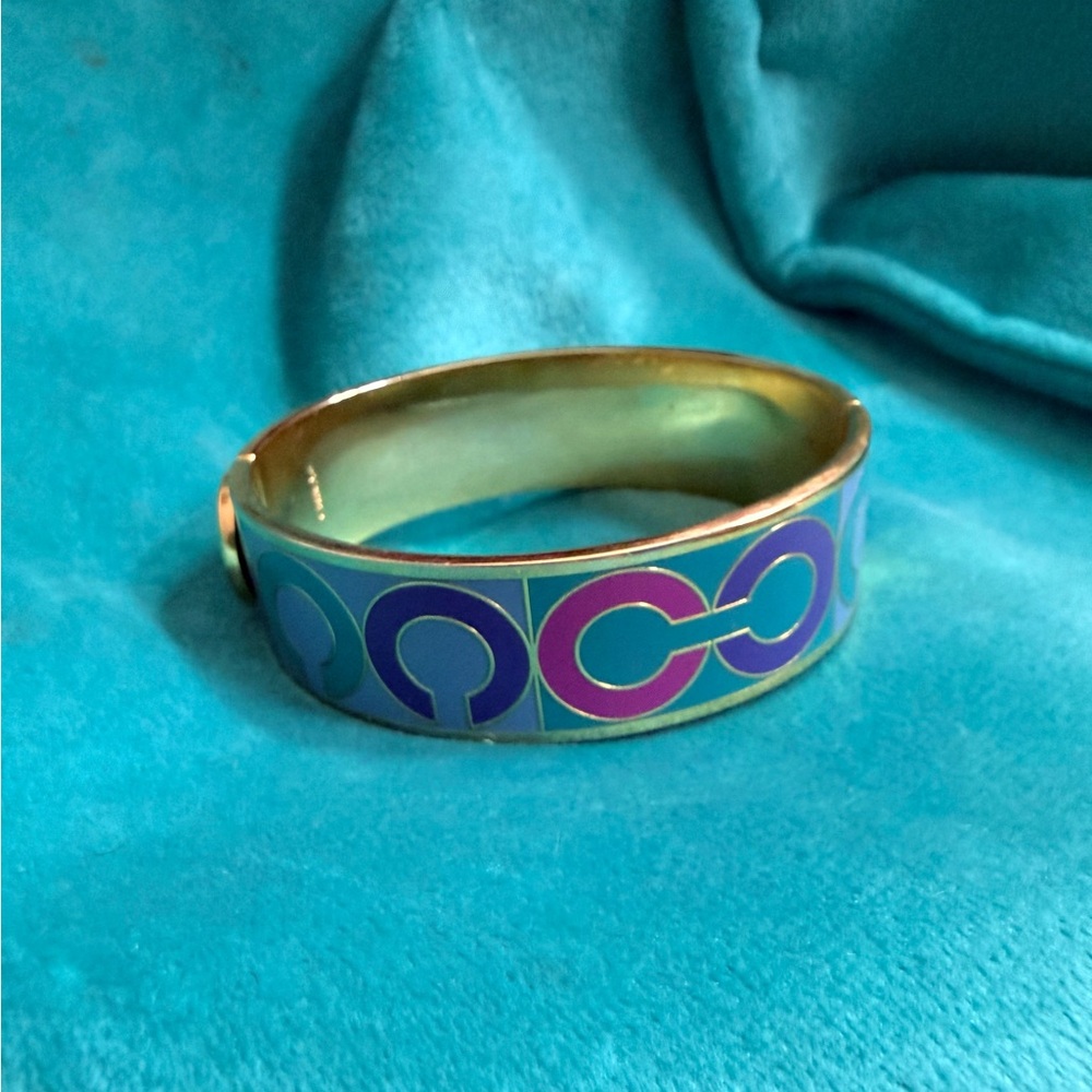 RARE VINTAGE COACH ENAMEL SIGNATURE CC LOGO HINGED BANGLE - Picture 4 of 11